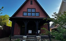 Quiet Getaway At Wayward Cottage