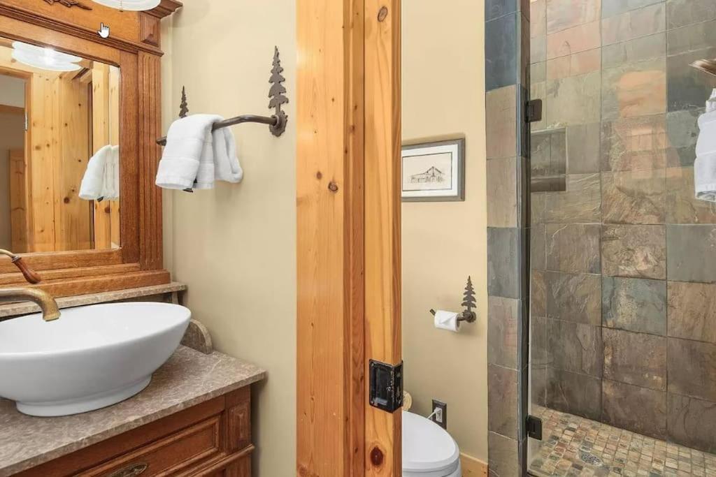 Quiet Getaway At Wayward Cottage Pisgah Exterior photo