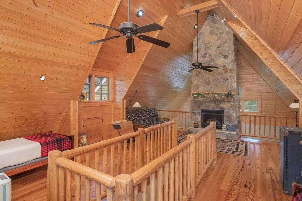 Quiet Getaway At Wayward Cottage Pisgah Exterior photo